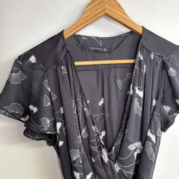 Zara Womens Top Large Black White Floral Wrap Flutter Y2K Peplum Whimsigoth - Picture 3 of 11